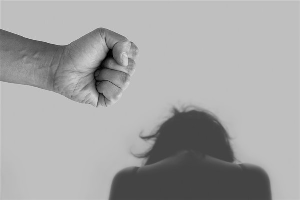 夢到了喜歡的人被打預示什麼_周公解夢