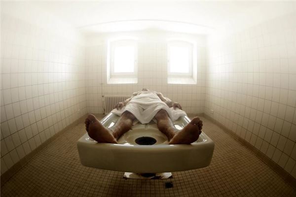 夢到死屍體預示著什麼_周公解夢