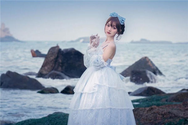 夢到穿白色的衣服意味什麼_周公解夢