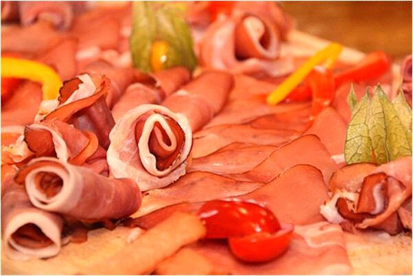 夢到小貓小狗纏著自己不走代表著什麼_周公解夢官網