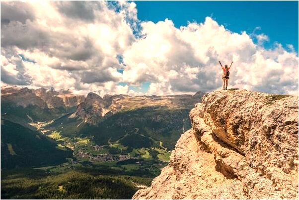 夢到了陌生女戴鑽戒挽他向我招手預示什麼_周公解夢官網