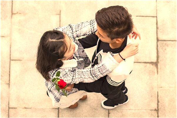 夢到了男友女友生嬰兒送我有什麼預示嗎_周公解夢官網