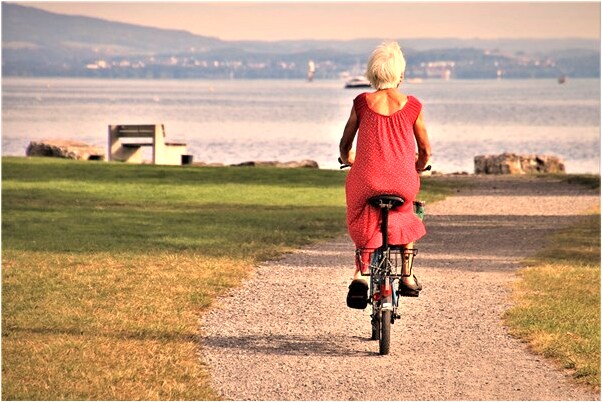 夢到戴四個銀耳環一個裂了是吉兆嗎?_周公解夢官網