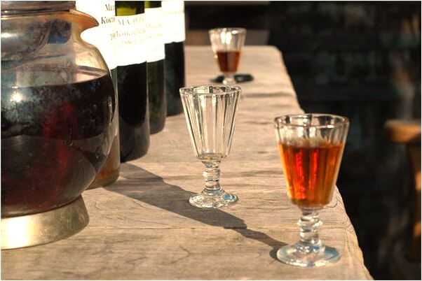 夢見墳前給錢代表什麼_周公解夢官網