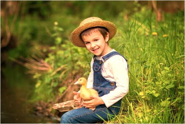 夢到自己收養一個小女孩是孤兒是什麼預兆？_周公解夢官網