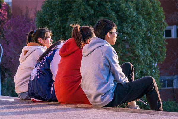 夢見久別的人有什麼預示嗎_周公解夢