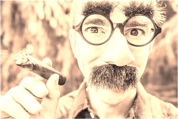 夢到了乘船在很大浪的水上會是什麼預兆_周公解夢官網