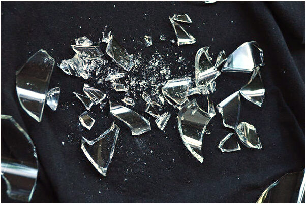 夢到害怕坐在高空的欄桿上預示什麼_周公解夢官網