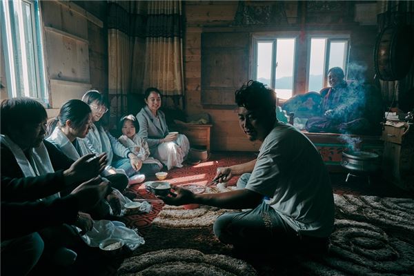 夢見家裡有很多客人有什麼意思_周公解夢