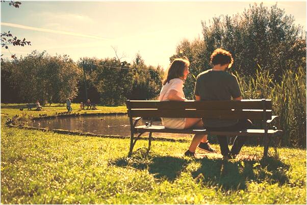 夢到了手噴血怎么回事_周公解夢官網