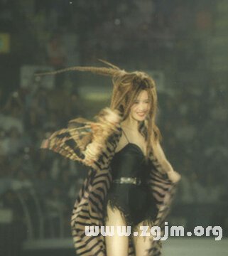 天蠍座周慧敏早年雷人造型曝光_十二星座