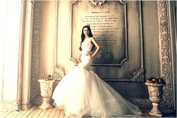 夢見自己脫光衣服女士給衣服穿怎么回事_周公解夢官網