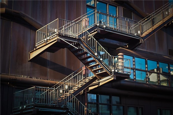 夢到破樓梯意味著什麼_周公解夢