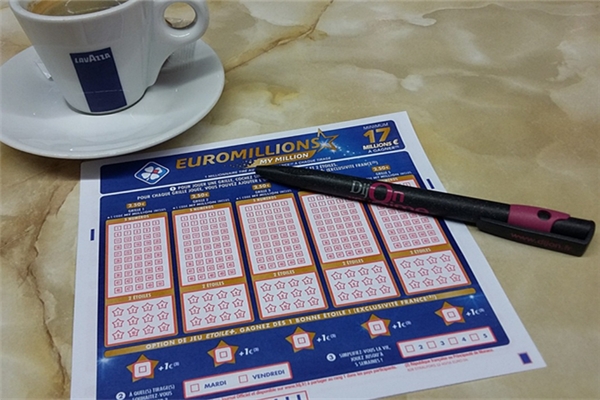 夢到了自己買彩票中獎代表著什麼?_周公解夢