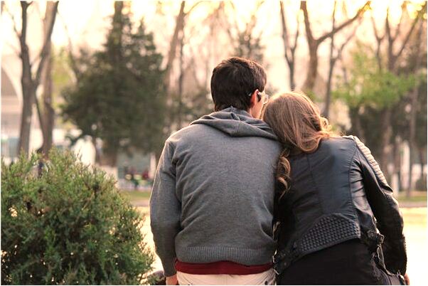 夢到了媒人做媒談其它事好不好_周公解夢官網