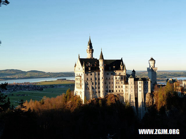 夢見爸爸開車撞死人_周公解夢夢到爸爸開車撞死人是什麼意思_做夢夢見爸爸開車撞死人好不好_周公解夢官網