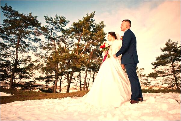 夢見四輛寶馬車是什麼意思？_周公解夢官網