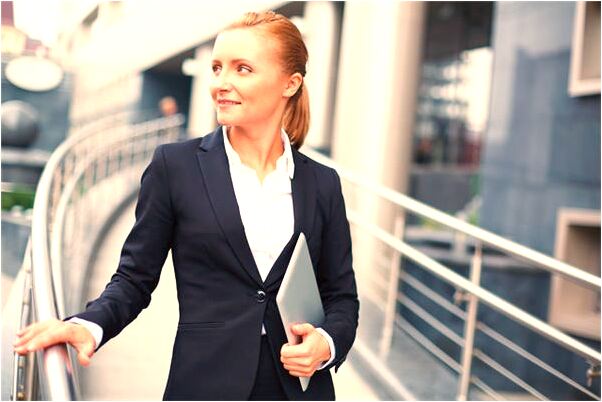 夢見貓撲我預示了什麼_周公解夢官網