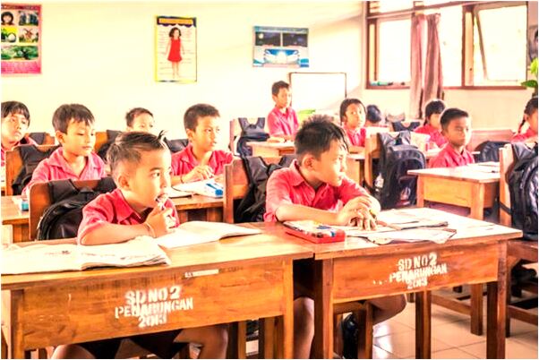 夢見和男人樓在一起有什麼預示嗎_周公解夢官網