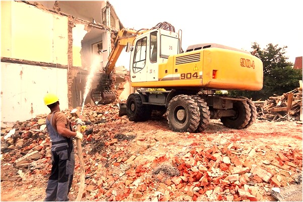 夢到摸屎放別人身上是什麼預兆_周公解夢官網