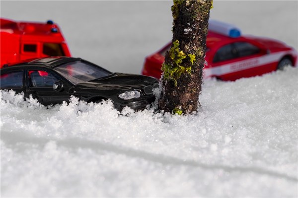 夢見車蹭了是啥意思_周公解夢