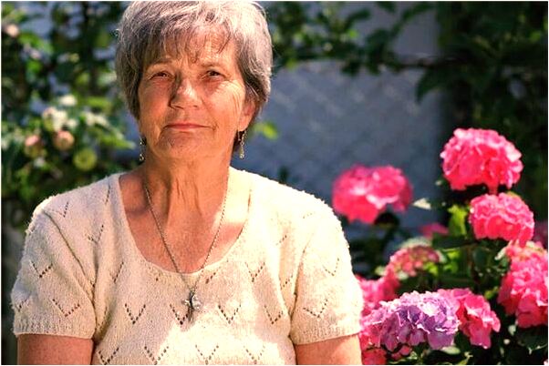 夢見死了的人抱著孩子是好的徵兆嗎_周公解夢官網