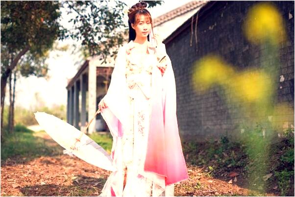 夢見貓咬無名指不放很疼沒流血是好事還是壞事_周公解夢官網