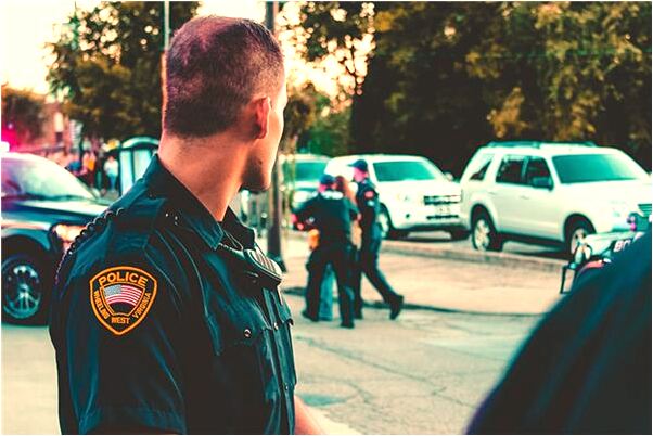 夢見手上有眼睛有什麼寓意嗎？_周公解夢官網