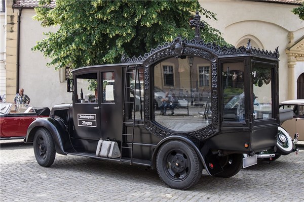 夢到了殯葬車意味著什麼_周公解夢