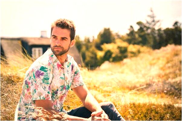 夢到在清澈的水裡游泳有什麼說法_周公解夢官網