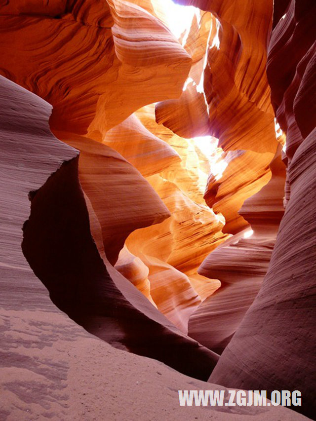 夢見睡在大街上_周公解夢夢到睡在大街上是什麼意思_做夢夢見睡在大街上好不好_周公解夢官網