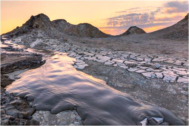 夢到眾人吃飯同村同學嘔吐不止是啥意思_周公解夢官網