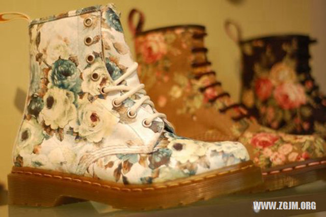 夢見向別人借錢_周公解夢夢到向別人借錢是什麼意思_做夢夢見向別人借錢好不好_周公解夢官網