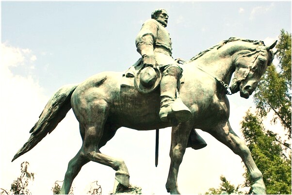 夢到半夜洗衣服是啥意思_周公解夢官網