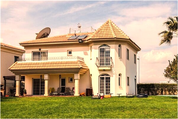 夢到了蛇被斬斷頭還在跑是什麼預兆_周公解夢官網