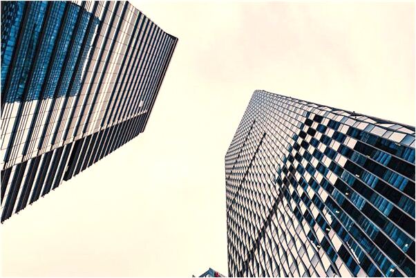 夢到被別人叫坐在椅子上是啥意思_周公解夢官網