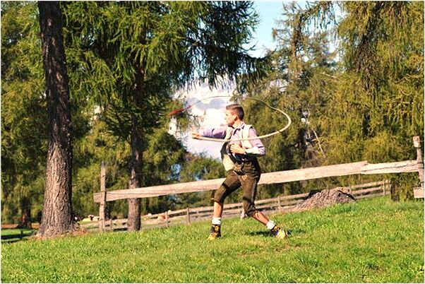 夢到了女朋友穿我的一雙黑的鞋是什麼意思_周公解夢官網