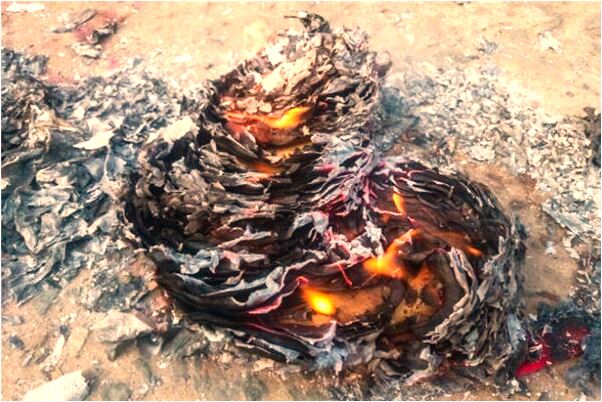 夢到了有人被火燒死自己在看預示了什麼_周公解夢官網