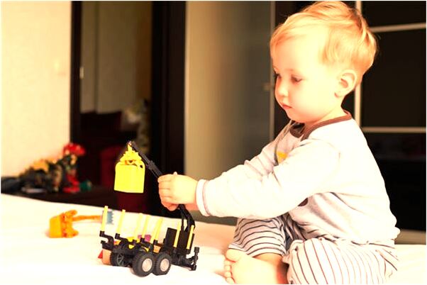 夢見手被小人人咬會是什麼預兆_周公解夢官網