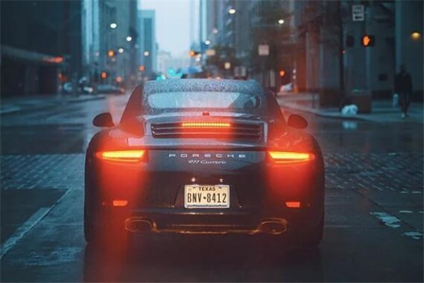 夢到車子落水是啥預兆_周公解夢