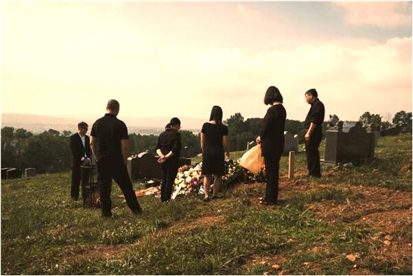 夢到了雨中滑倒意味著什麼_周公解夢官網