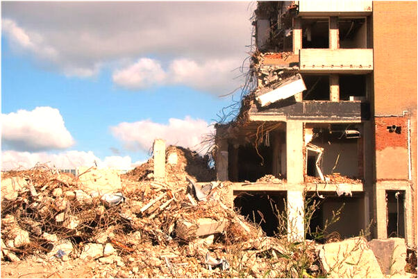 夢到身體被潑濕預示著什麼_周公解夢官網