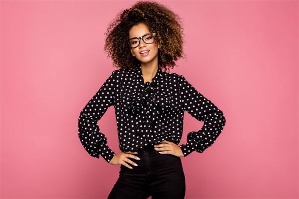 01年女人屬蛇運勢如何_十二生肖