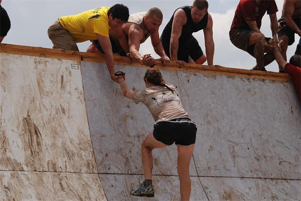 夢到了掉進臭水溝是什麼徵兆_周公解夢