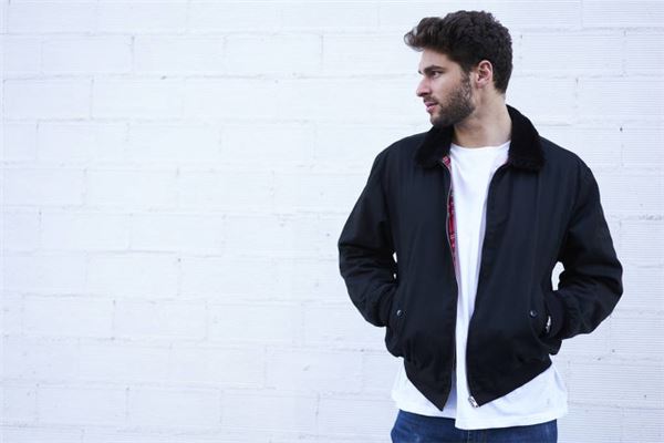 73年屬牛男2021運勢_十二生肖