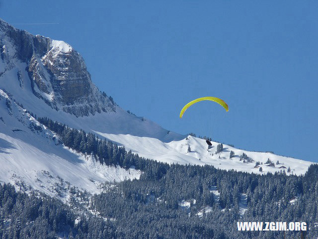 夢見兩雙新鞋子_周公解夢夢到兩雙新鞋子是什麼意思_做夢夢見兩雙新鞋子好不好_周公解夢官網