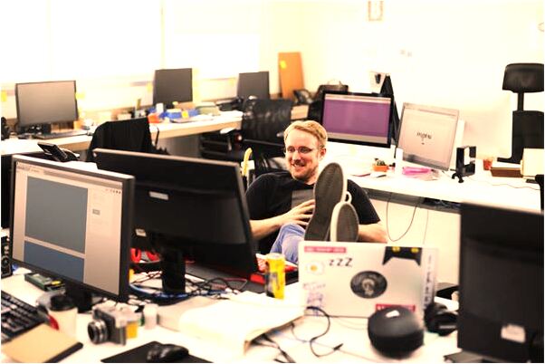 夢見老公跟他同事曖昧是什麼徵兆_周公解夢官網