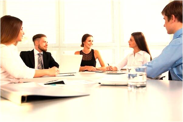 夢見把新衣服穿反了的預兆_周公解夢官網