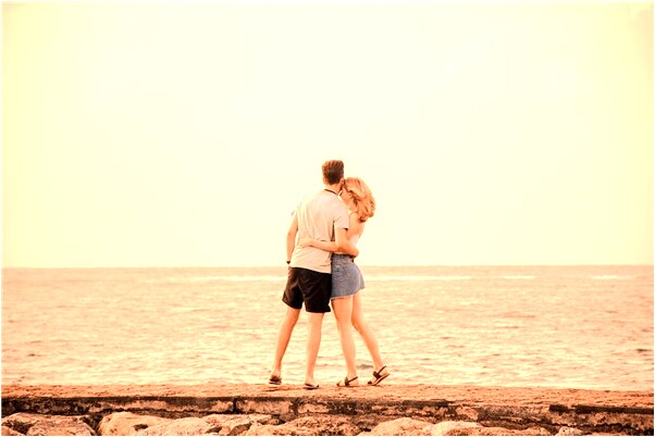 夢見先是小孩咬又吐舌頭有什麼含義_周公解夢官網