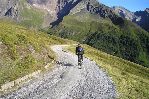 夢到了往下走有什麼預兆_周公解夢